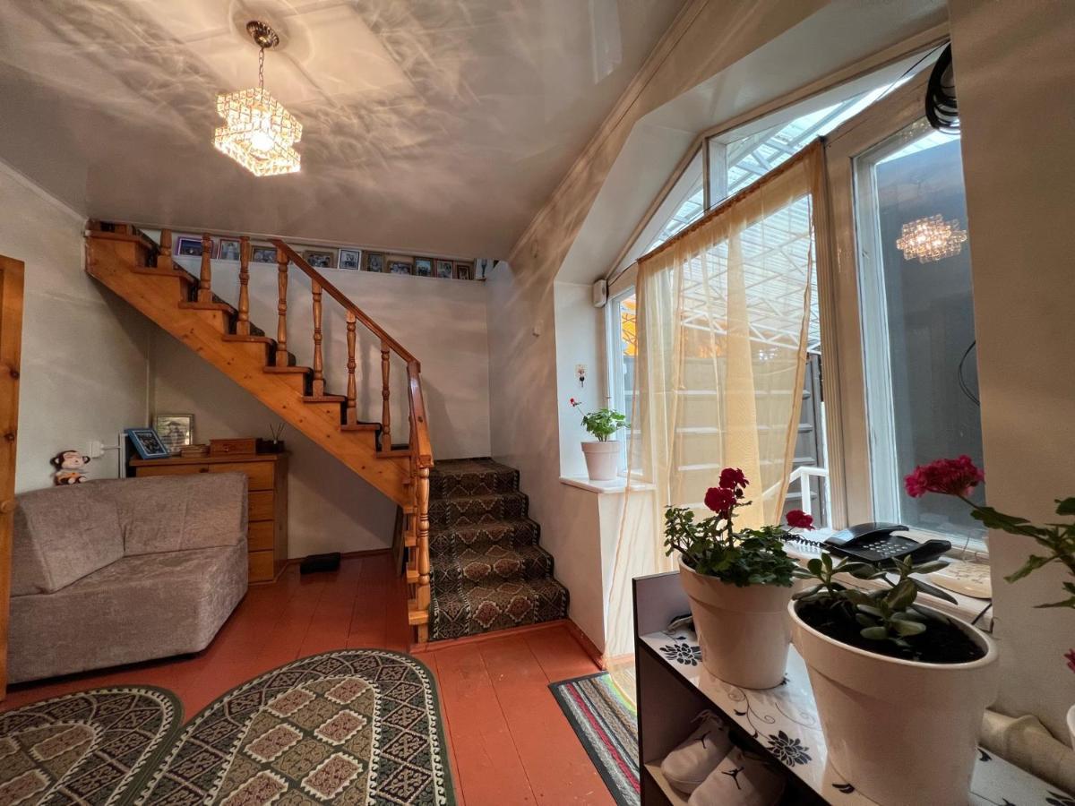 Hostel My House Каракол Екстер'єр фото